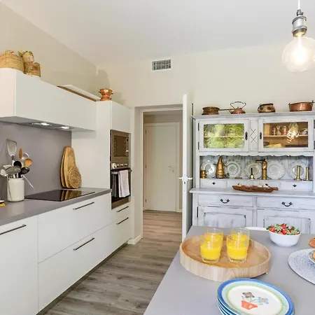 别墅 Guesthost - In The 5 Kilometres From