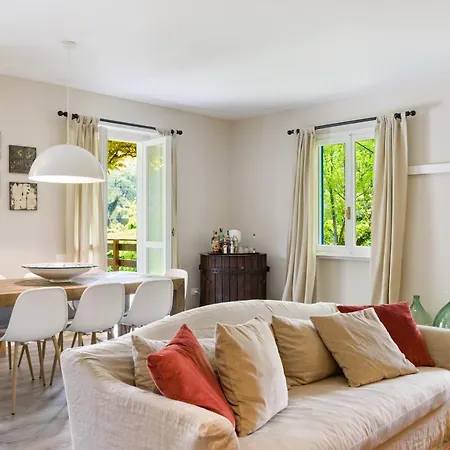 Guesthost - In The 5 Kilometres From