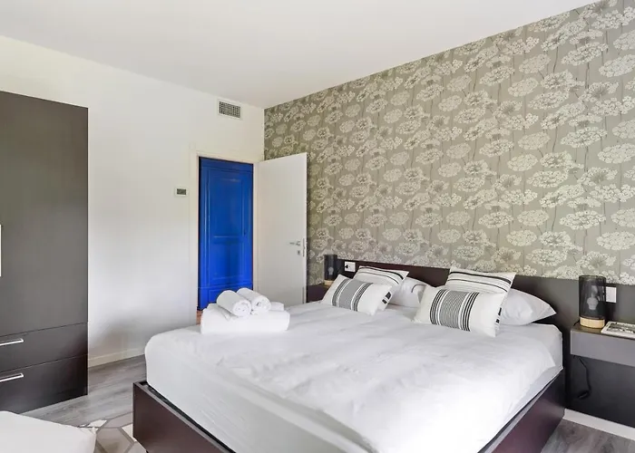 Guesthost - In The 5 Kilometres From